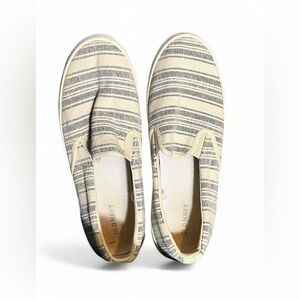 Old Navy Cream Slip-On Shoes